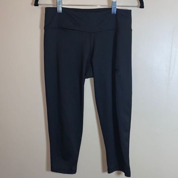 Adidas Black Capri Pants size Small - Picture 1 of 4